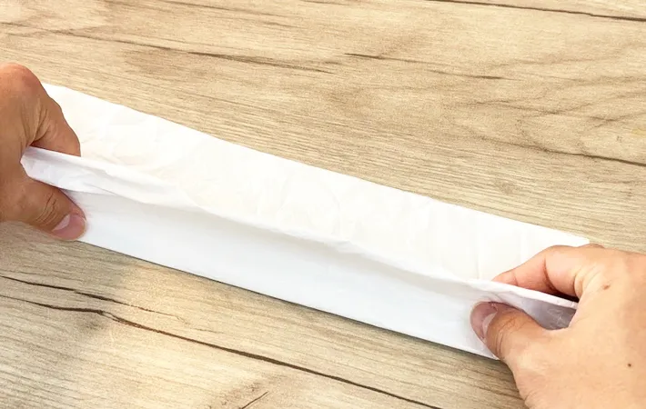 『レジ袋をティッシュ箱に収納する方法』の写真（撮影：キジカク）