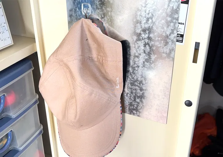 『スチールプレート』の扉の裏側での活用写真（撮影：キジカク）