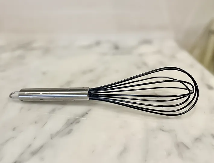 シリコン製の泡立て器の写真