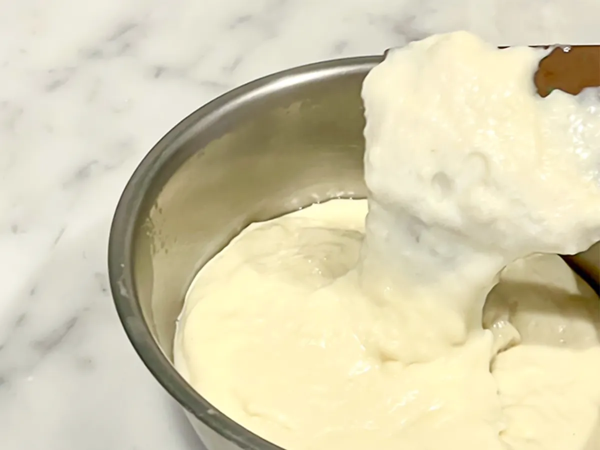 完成したホワイトソースの写真