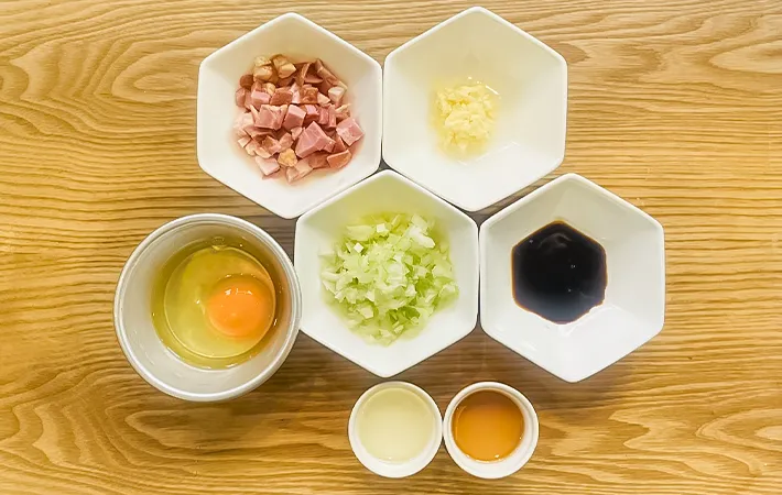 パラパラチャーハンの材料の写真