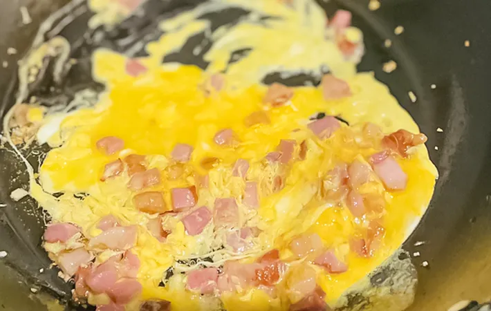 パラパラチャーハンを作る写真