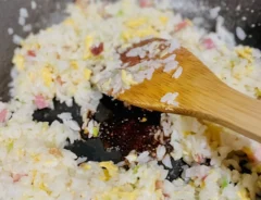 パラパラチャーハンの作り方の写真（画像提供：沖多恵子）