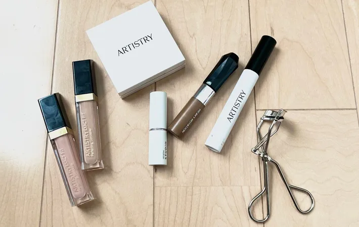 『メイク用品』の写真（撮影：Classy Life）