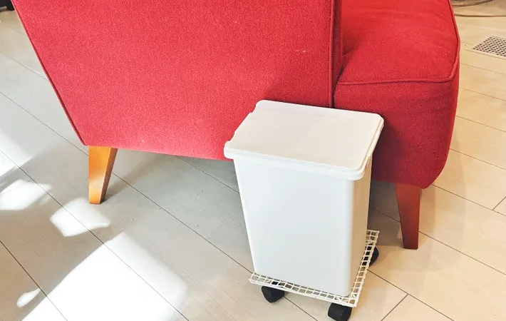 『ダイソー 花台キャスター付』の使用写真（撮影：キジカク）