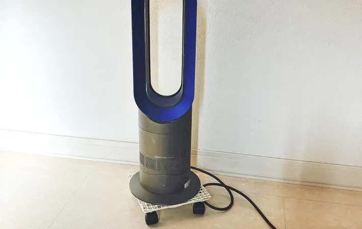 『ダイソー 花台キャスター付』の使用写真（撮影：キジカク）