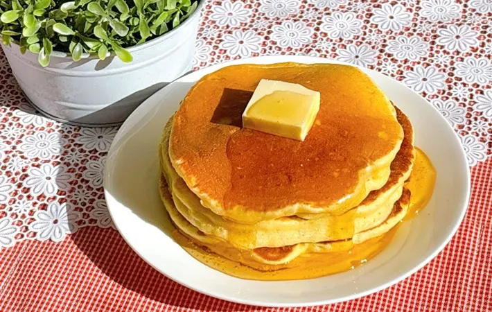 『餅入りパンケーキ』の完成写真（撮影：キジカク）