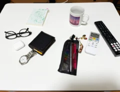 ブックエンドを使った整理整頓(撮影:grapeライフハック編集部)