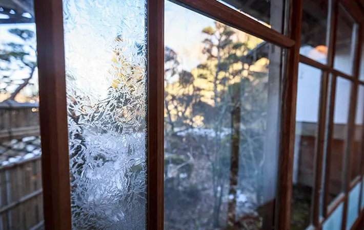 冬の窓の写真