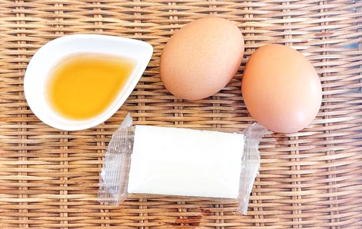 『餅の玉子焼き』の材料写真（撮影：キジカク）