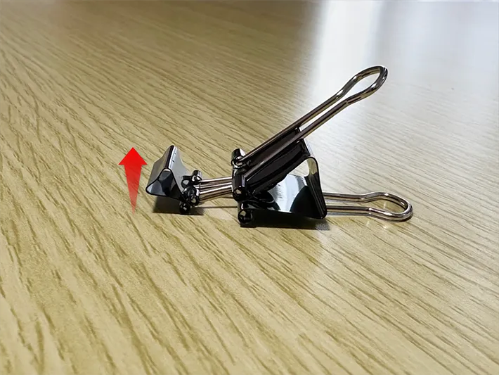 25mm幅と15mm幅のダブルクリップの画像（撮影：grapeライフハック編集部）