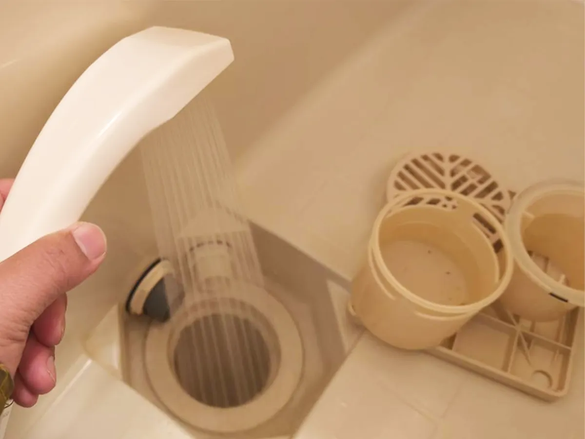 お風呂の排水口の写真(画像提供:山根桂子)