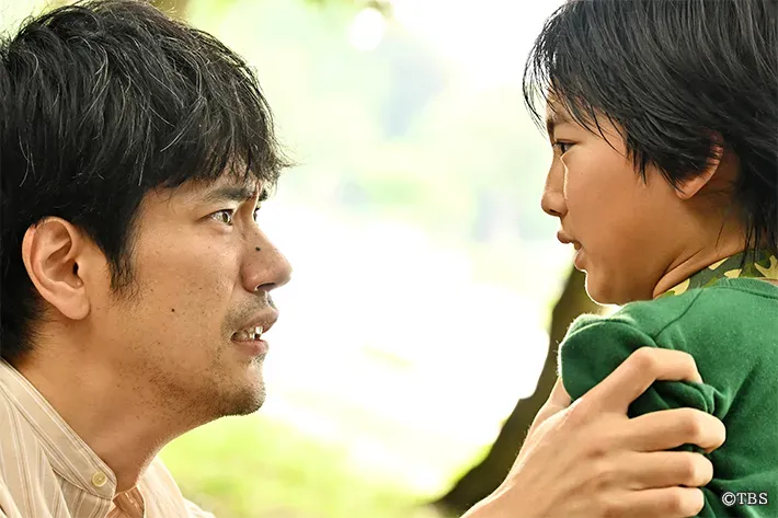 『リブート』に出演する松山ケンイチさんが写る場面写真