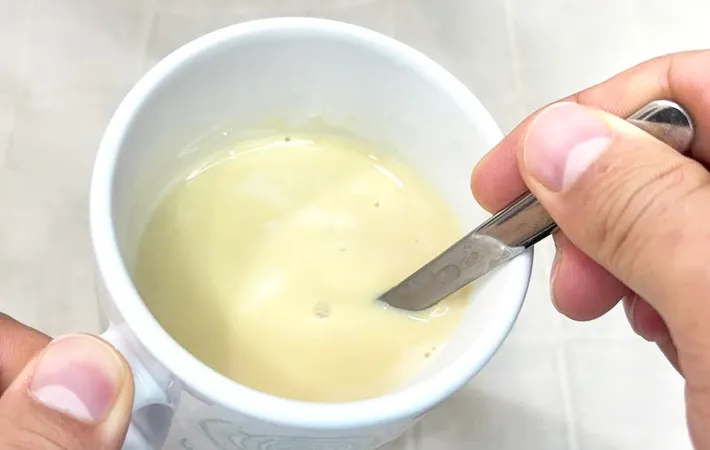 『プッチンプリンホットドリンク』を作る写真（撮影：キジカク）