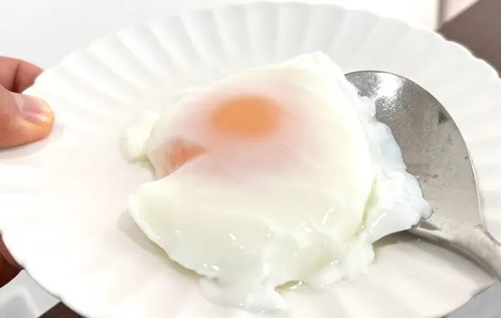 『おたまを使うポーチドエッグ』の完成写真（撮影：キジカク）