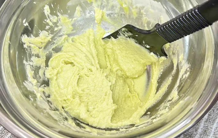 『抹茶ミルク生チョコ』を作る写真（撮影：キジカク）