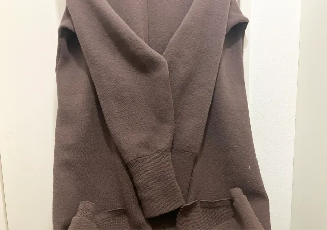 服とハンガー（撮影：grapeライフハック編集部）