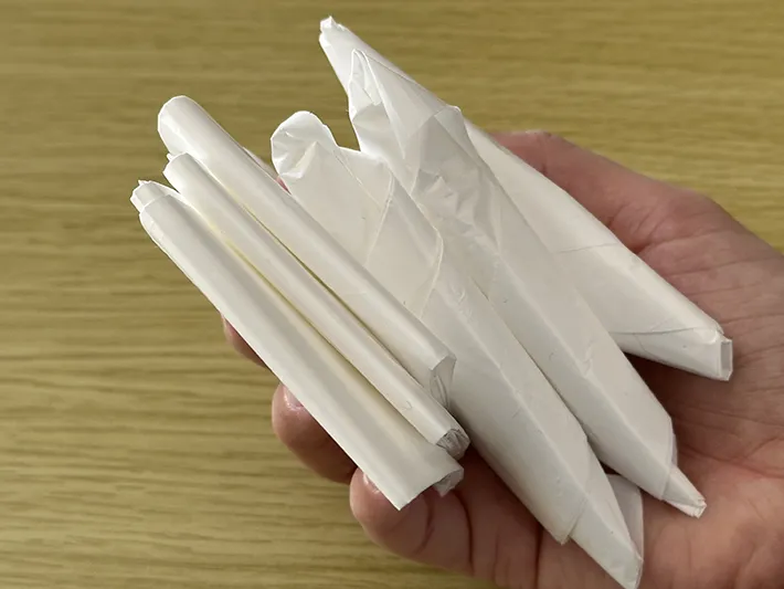 三角折りと四角折りのビニール袋の画像（撮影：grapeライフハック編集部）