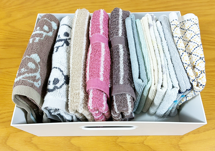 ブックエンドの収納活用の写真（撮影：grapeライフハック編集部）