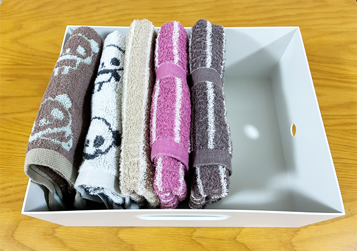 ブックエンドの収納活用の写真（撮影：grapeライフハック編集部）