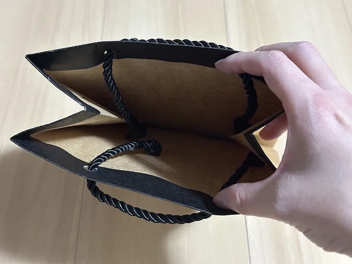 紙袋の画像（撮影：grapeライフハック編集部）