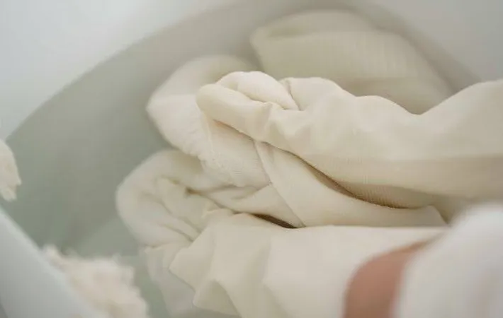 『ニットを手洗いする』写真（撮影：Heulie）