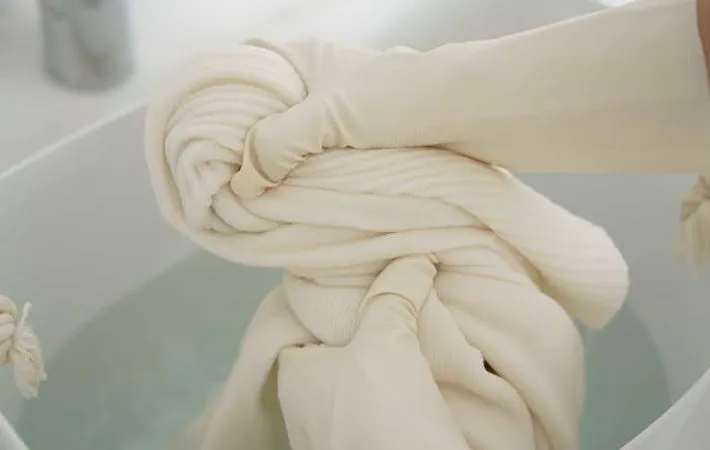 『ニットを手洗いする』写真（撮影：Heulie）