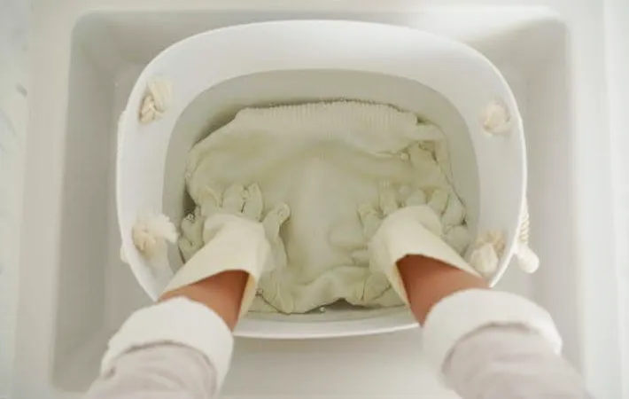 『ニットを手洗いする』写真（撮影：Heulie）