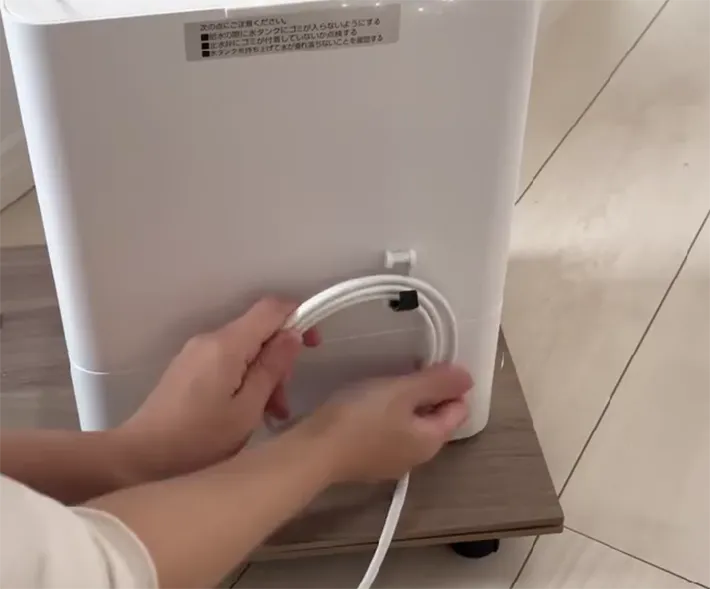 家電にフックをつける