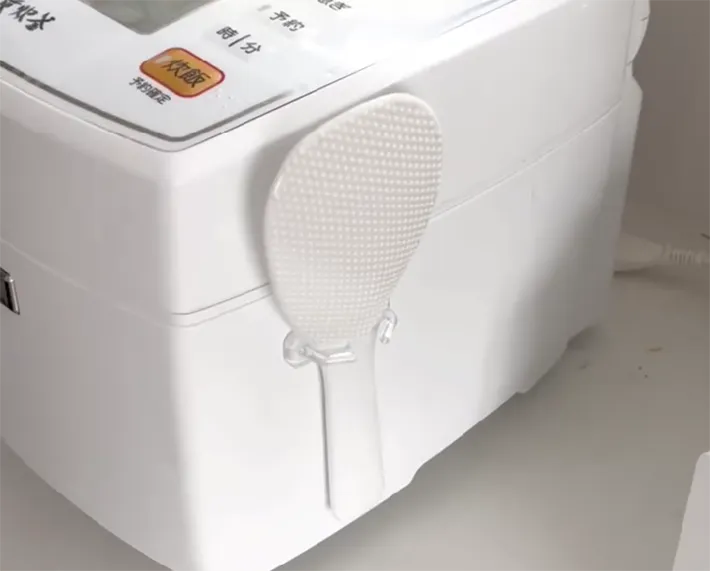 しゃもじ置き場をフックで作る