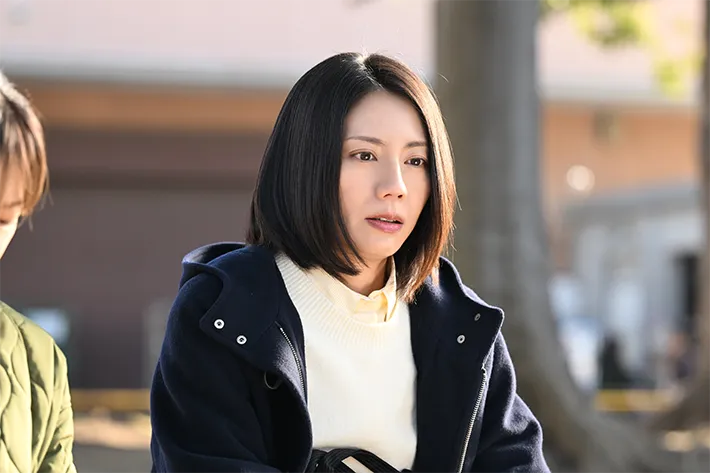 『夫に間違いありません』に出演する松下奈緒さんが写る場面写真