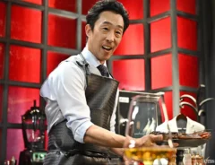 『リブート』に出演する北村有起哉さんが写る場面写真