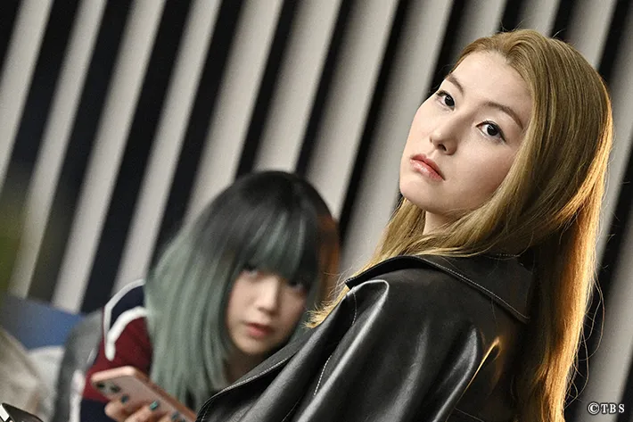 『リブート』に出演する上野鈴華さんが写る場面写真