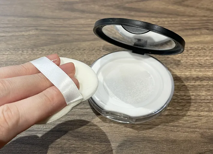 フェイスパウダーの写真（撮影：grapeライフハック編集部）