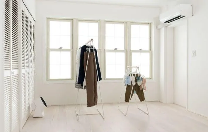 『部屋干しした洗濯物』の写真（撮影：Heulie）