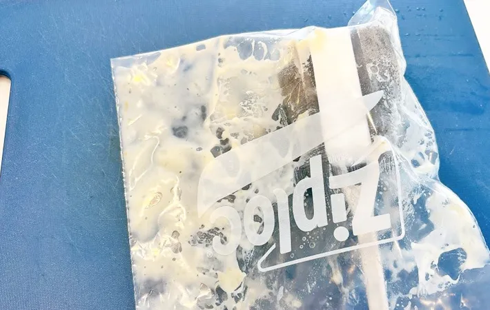 『ジップロックを洗う方法』の写真（撮影：キジカク）