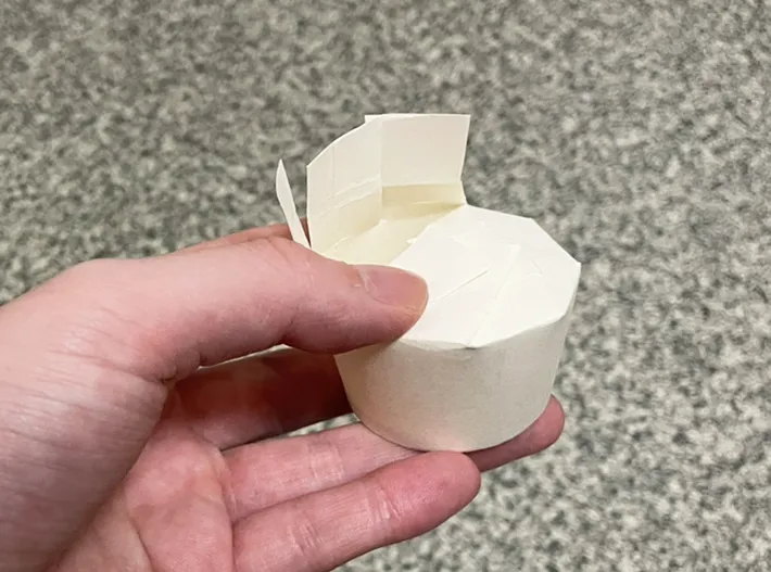 紙コップの写真（撮影：grapeライフハック編集部）