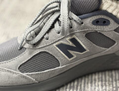 「10キロ歩いてもぜんぜん平気」「足の痛みから救われた」 ニューバランスの快適シューズ『フレッシュフォーム』を買わなきゃ損!