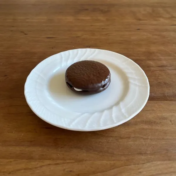 電子レンジで加熱したチョコパイの写真（撮影：grape編集部）