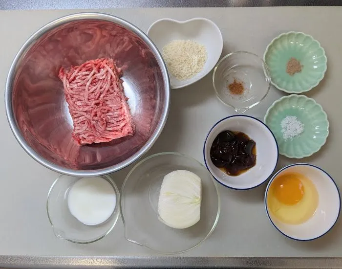 コーヒーゼリー入りハンバーグの材料の写真（撮影：grape編集部）