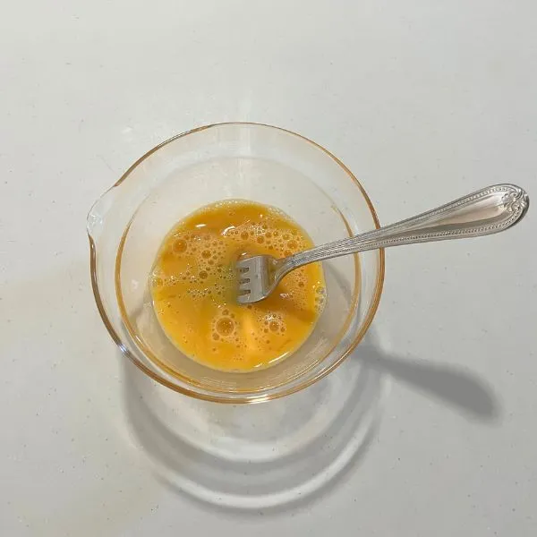 ボウルに入れた卵の写真（撮影：grape編集部）