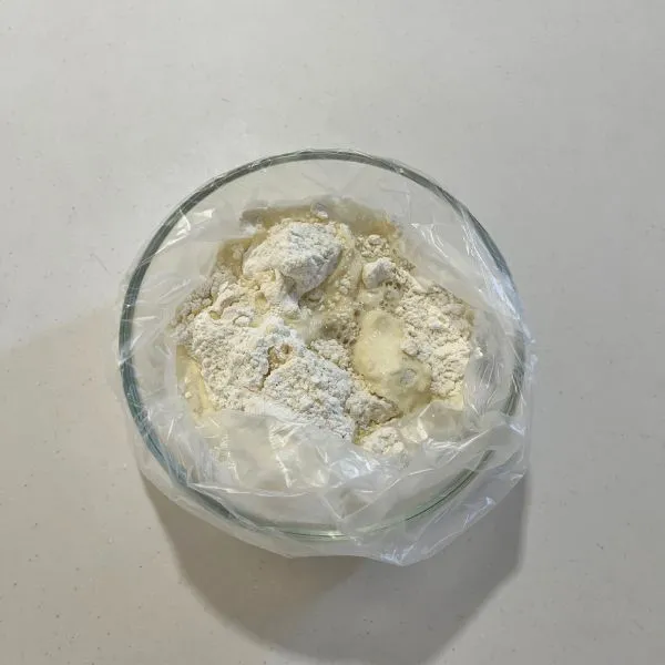 ホットケーキミックスと水を合わせた写真（撮影：grape編集部）