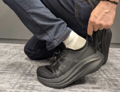 「新しいスニーカー買うたびに使ってる」「正直こんなに変わるとは思わなかった！」　履き心地が激変したアシックスのインソールがこちら