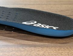 「1日中立ち仕事してもぜんぜん疲れない」「通勤用に3枚欲しい!」 いい意味で期待を裏切った『アシックス』のインソールがこちら