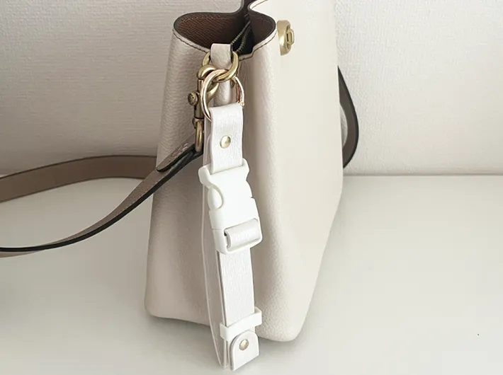 スリコ『ジャケットホルダー』の写真（撮影：grapeライフハック編集部）