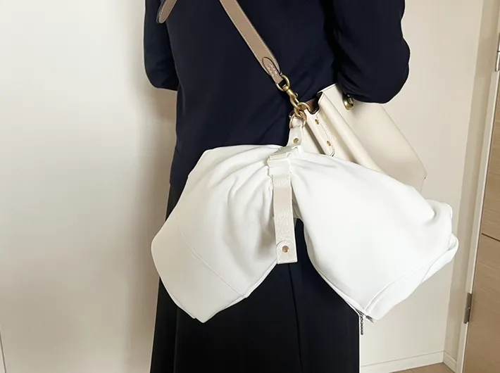 スリコ『ジャケットホルダー』の写真（撮影：grapeライフハック編集部）