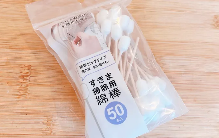 『セリア すきま掃除用綿棒』の写真（撮影：キジカク）