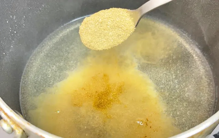 『ほうじ茶ラテで作るプリン』を作る写真（撮影：キジカク）