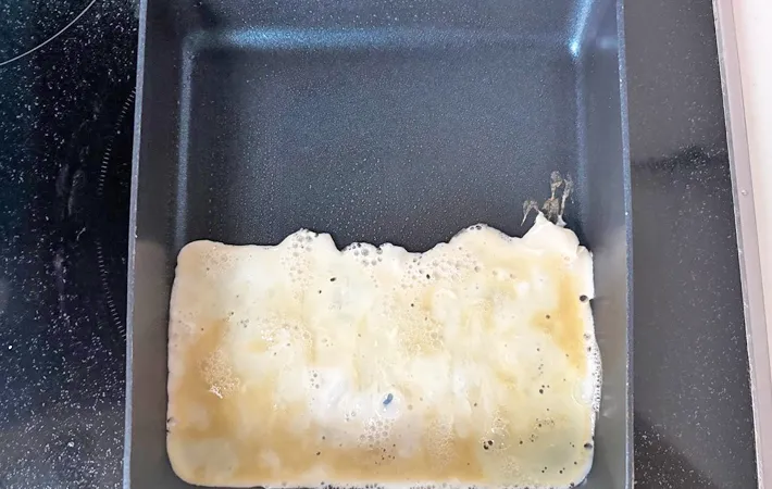 『うずまき玉子焼き』を作る写真（撮影：エニママ）