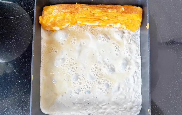 『うずまき玉子焼き』を作る写真（撮影：エニママ）